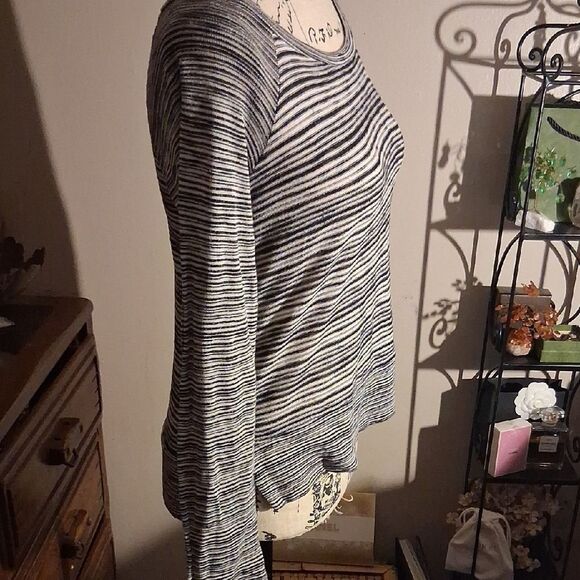 Splendid Black and White Striped Blouse Size Small - Picture 7 of 11